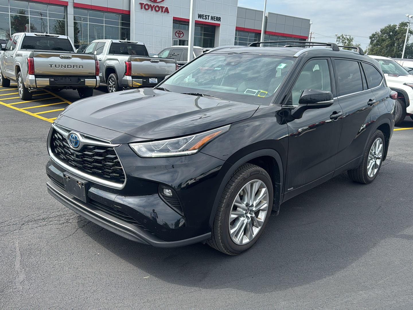 Used 2022 Midnight Black Metallic Toyota Limited image 3