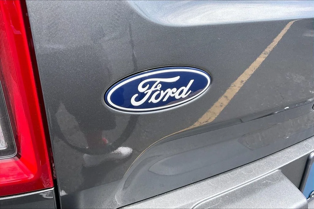 New 2026 Carbonized Gray Metallic Ford Big Bend® image 32