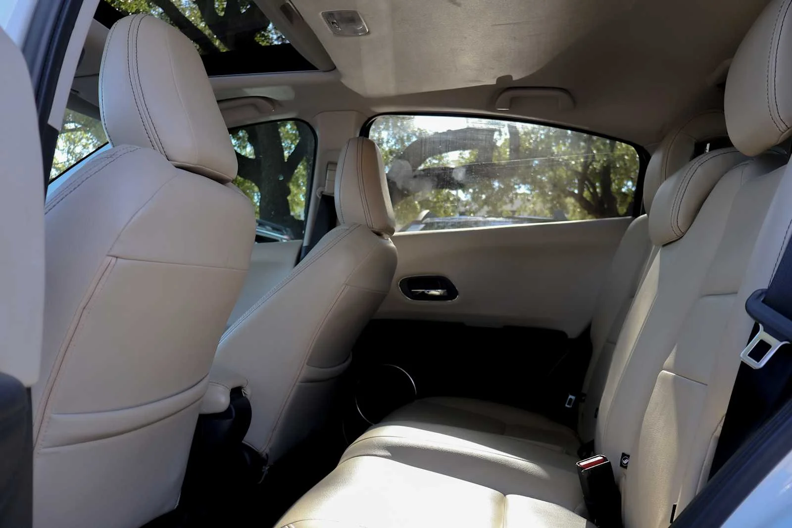 Used 2022 Platinum White Pearl Honda EX image 23