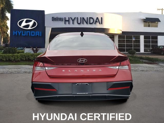 Used 2025 Red Hyundai SEL Convenience image 5
