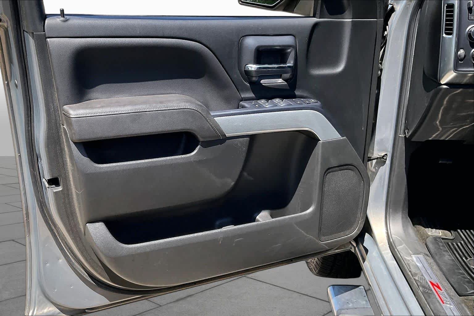 Used 2017 Pepperdust Metallic Chevrolet LT image 21