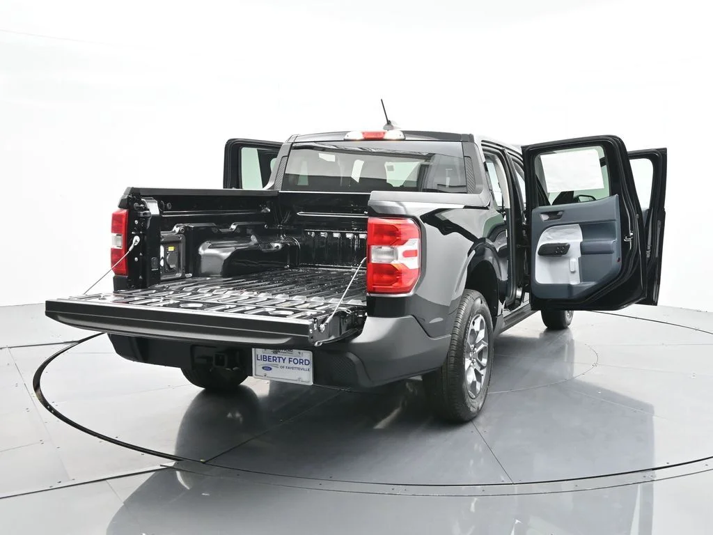 New 2025 Shadow Black Ford XLT image 35