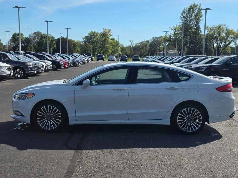 Used 2018 Oxford White Ford Titanium image 2