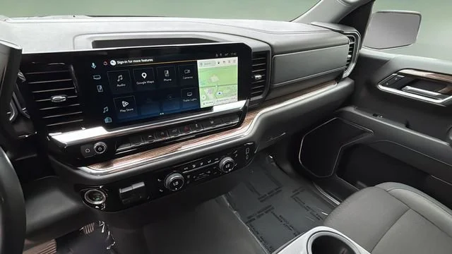 Used 2025 Cypress Gray Chevrolet LT image 26