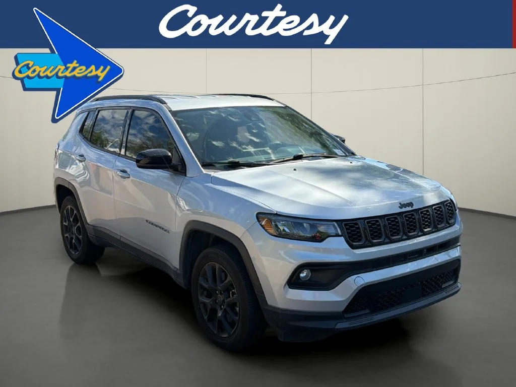 Used 2025 Silver Jeep Latitude image 1