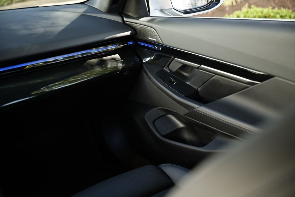 2025 BMW 5 Series 530i - Photo 29