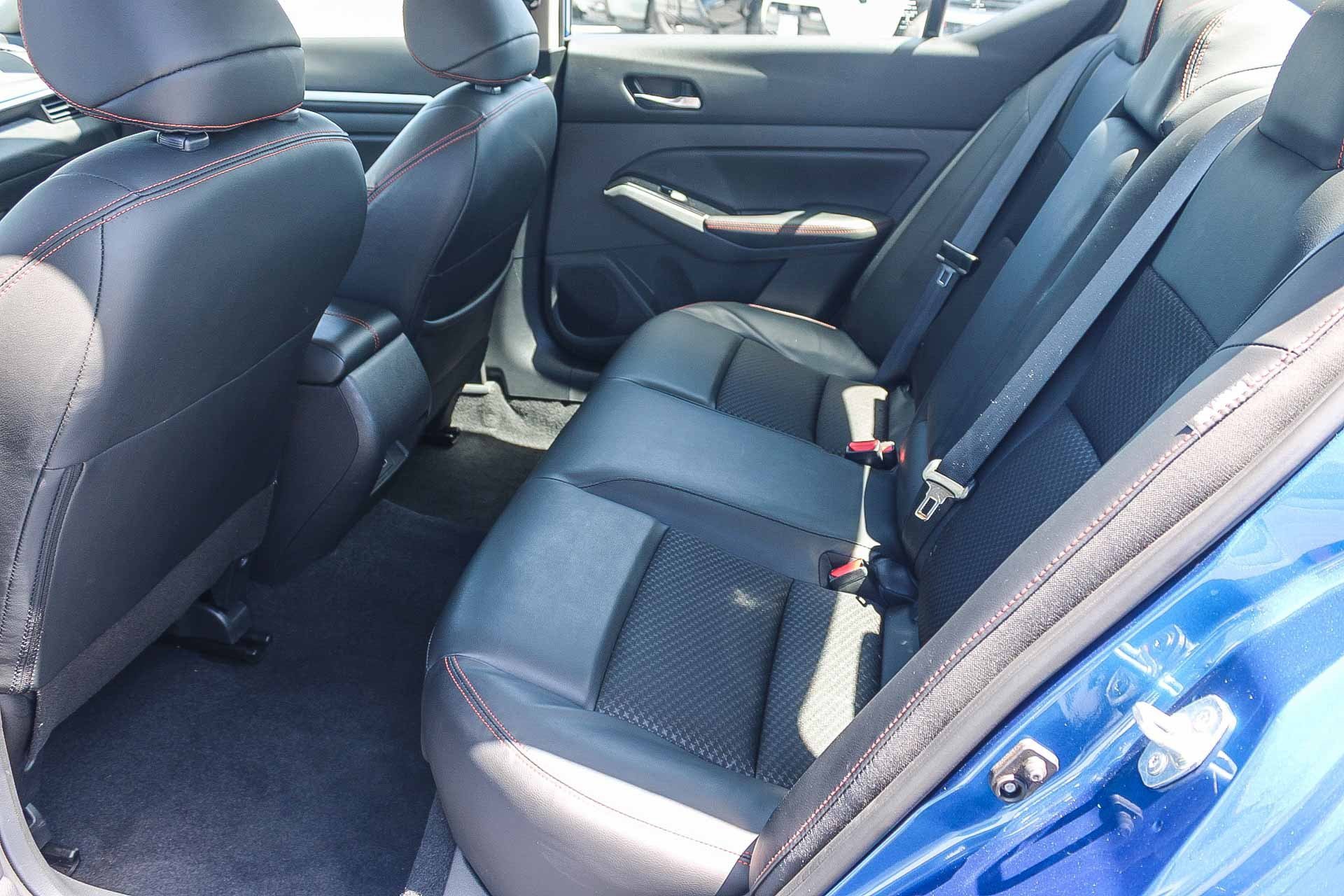 2025 Nissan Altima SR - Photo 18