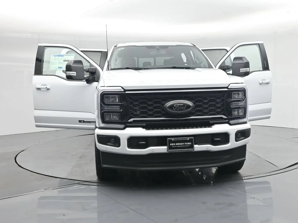 New 2026 Oxford White Ford Lariat image 35