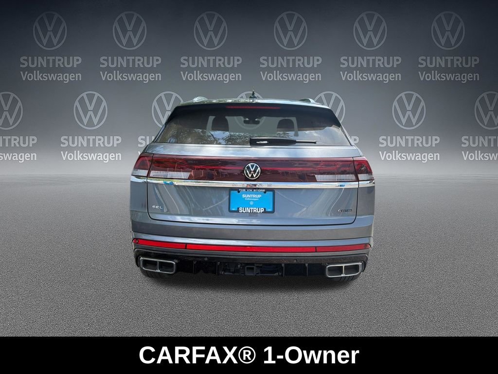 Used 2024 Gray Volkswagen 2.0T SEL R-Line image 4