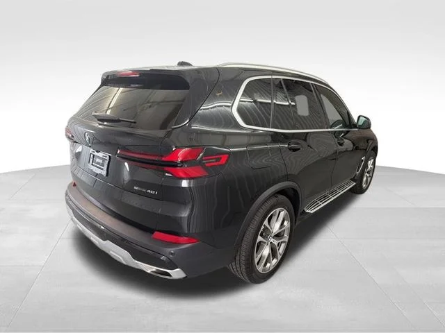 Used 2026 Black Sapphire Metallic BMW sDrive40i image 5