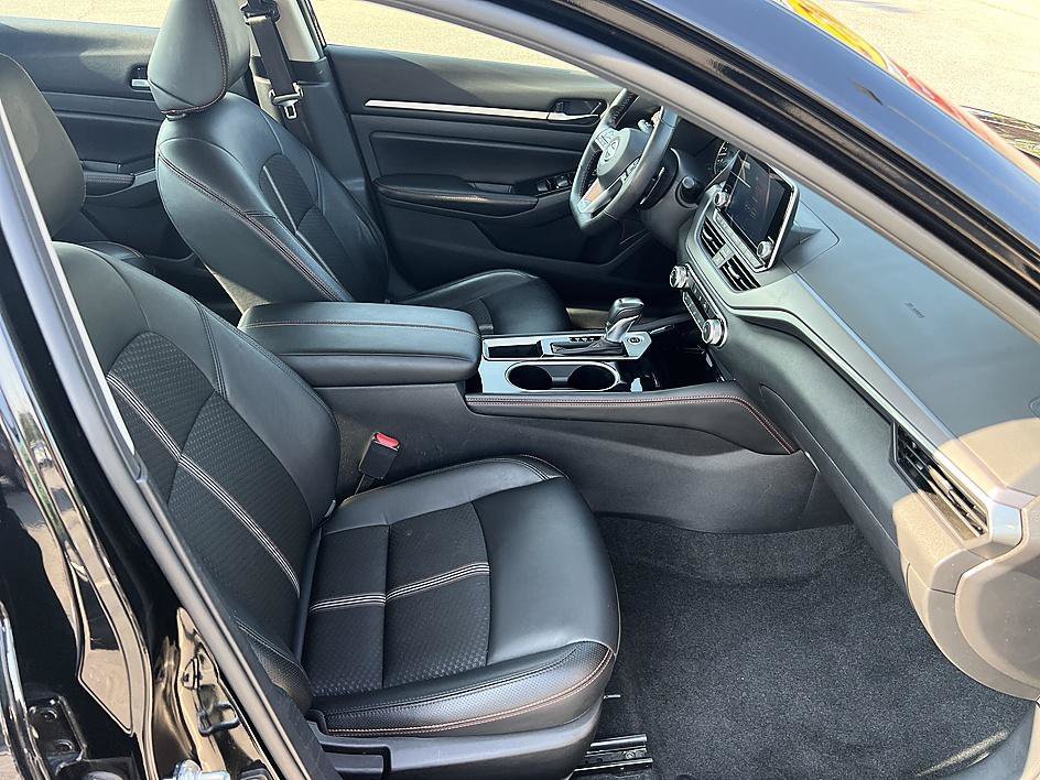 Certified Used 2024 Super Black Nissan 2.5 SR image 17