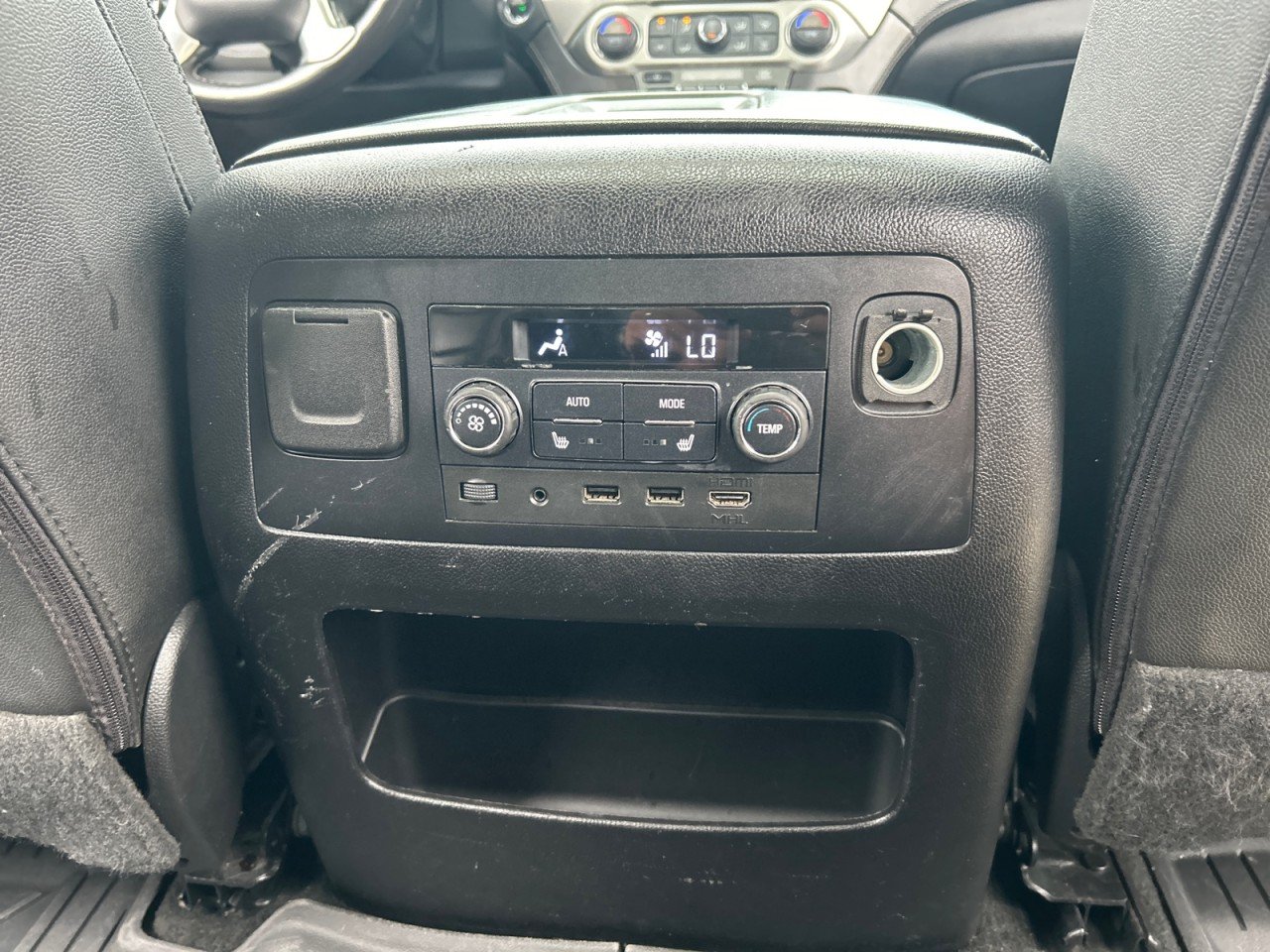 Used 2018 ONYX BLACK GMC SLT image 24