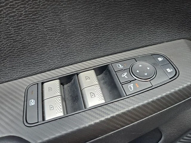 Used 2025 Gray Mitsubishi SE image 37