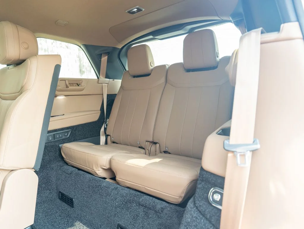 New 2026 White Land Rover SE image 23