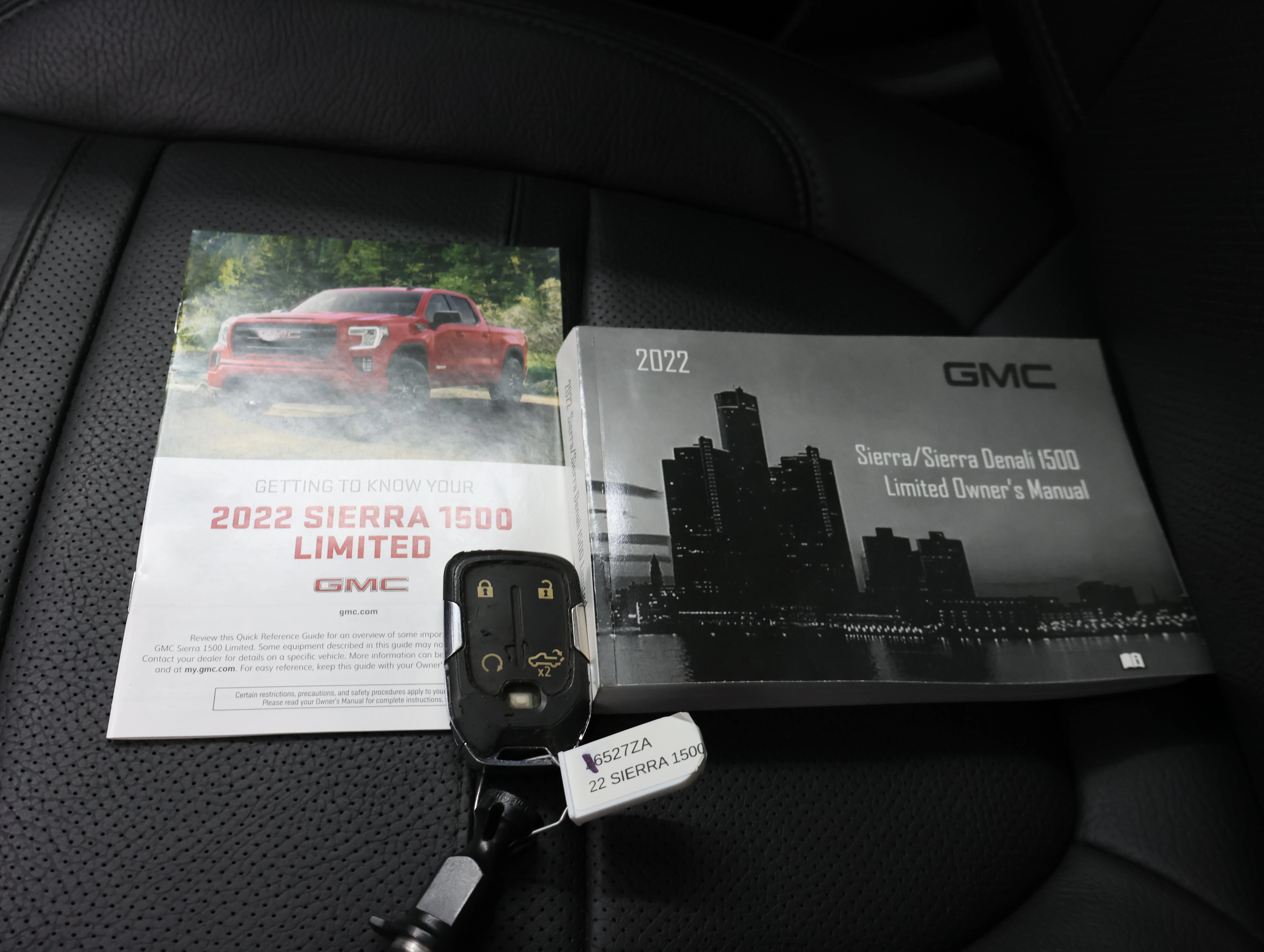 Used 2022 White Frost Tricoat GMC Denali image 64