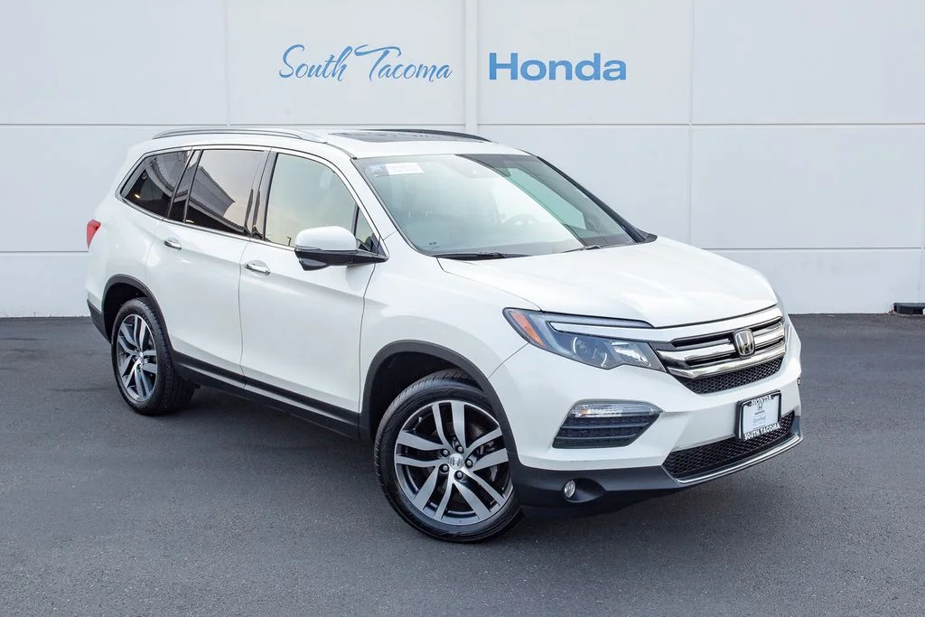 Certified Used 2017 White Diamond Pearl Honda AWD Touring image 2