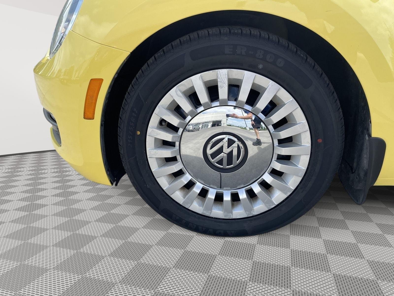 Used 2014 Yellow Rush Volkswagen 1.8T image 19