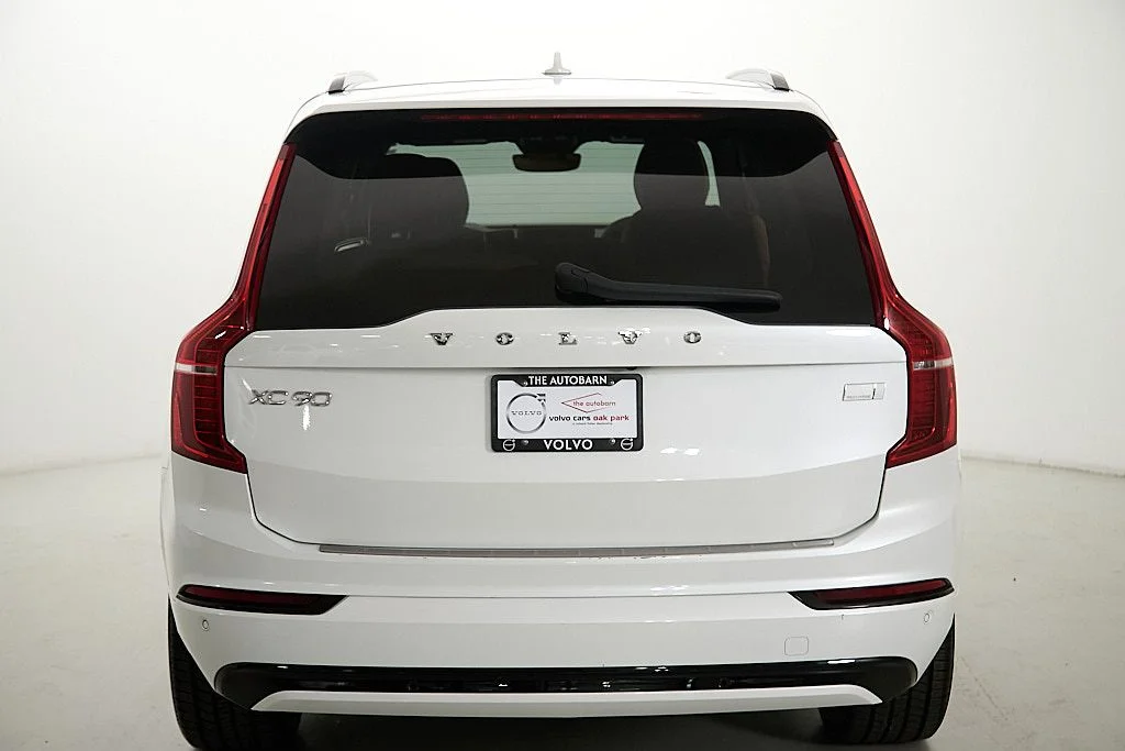 Certified Used 2023 Crystal White Volvo Ultimate image 8
