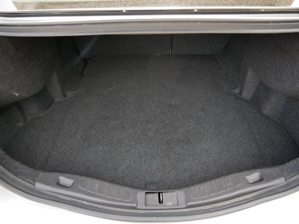 Used 2014 Silver Ford SE image 10
