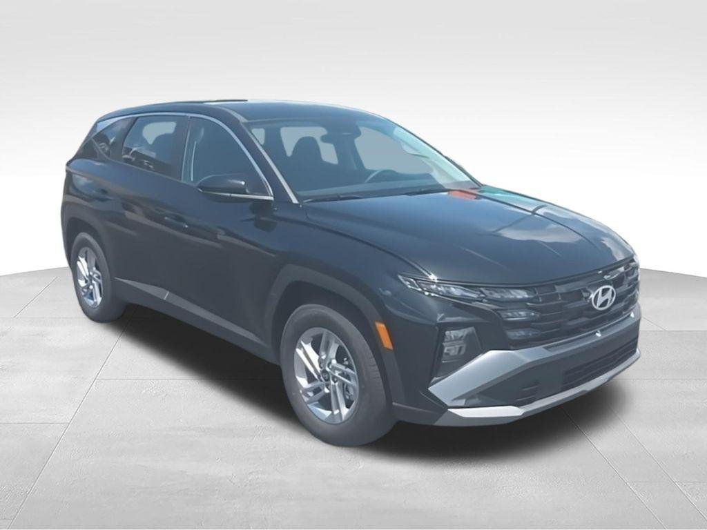 New 2026 Black Hyundai SE FWD image 2