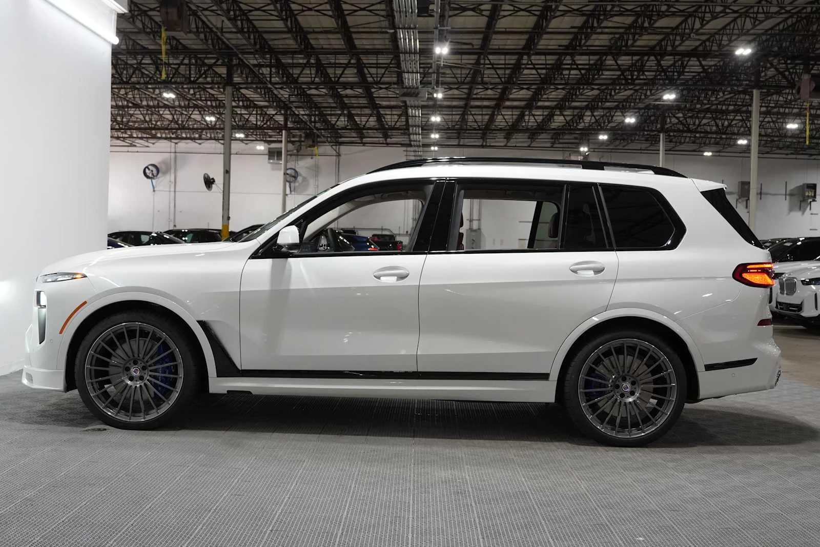 New 2026 Mineral White Metallic BMW ALPINA XB7 image 3