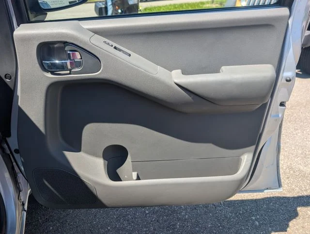 Used 2013 Silver Nissan SV image 22