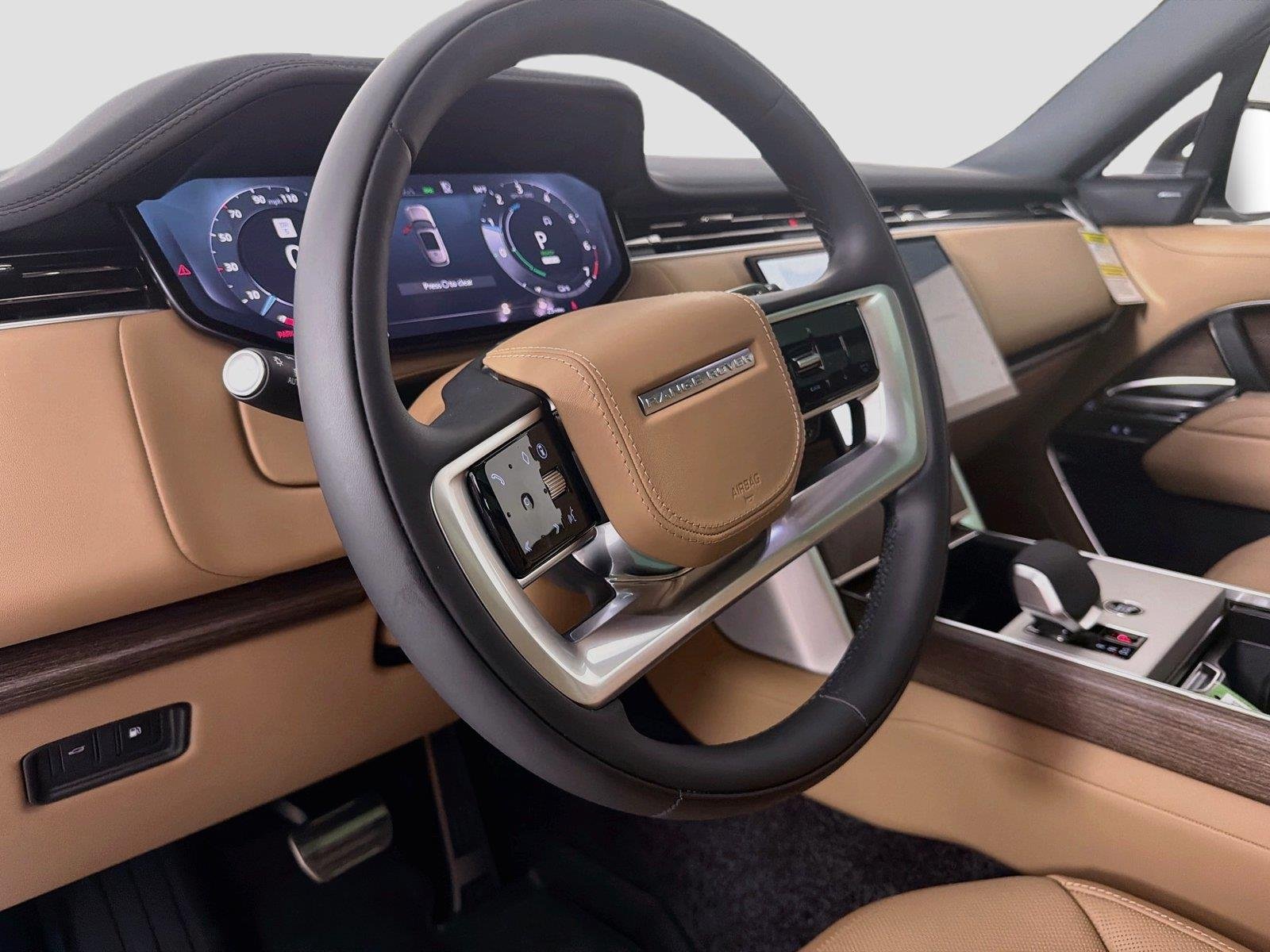 New 2026 Fuji White Land Rover SE image 9