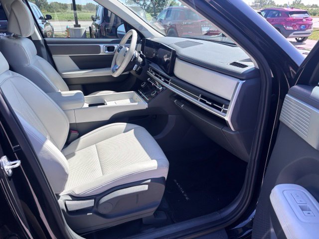 Used 2024 Black Hyundai SEL image 38