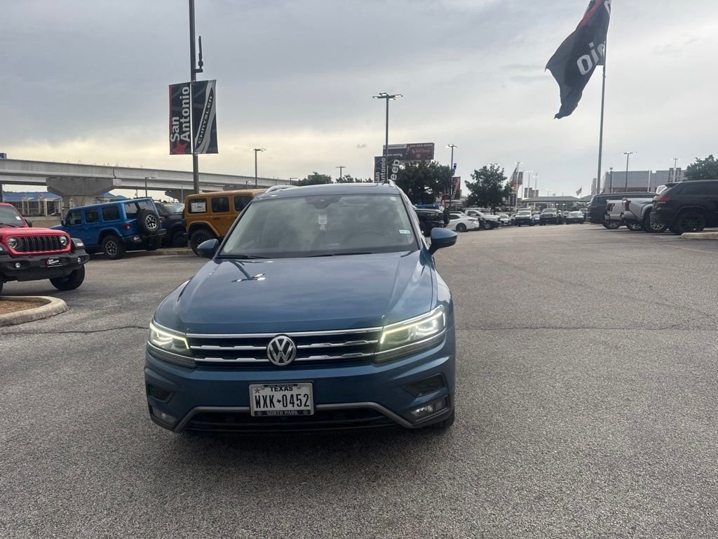 Used 2018 Blue Volkswagen 2.0T SEL Premium image 8