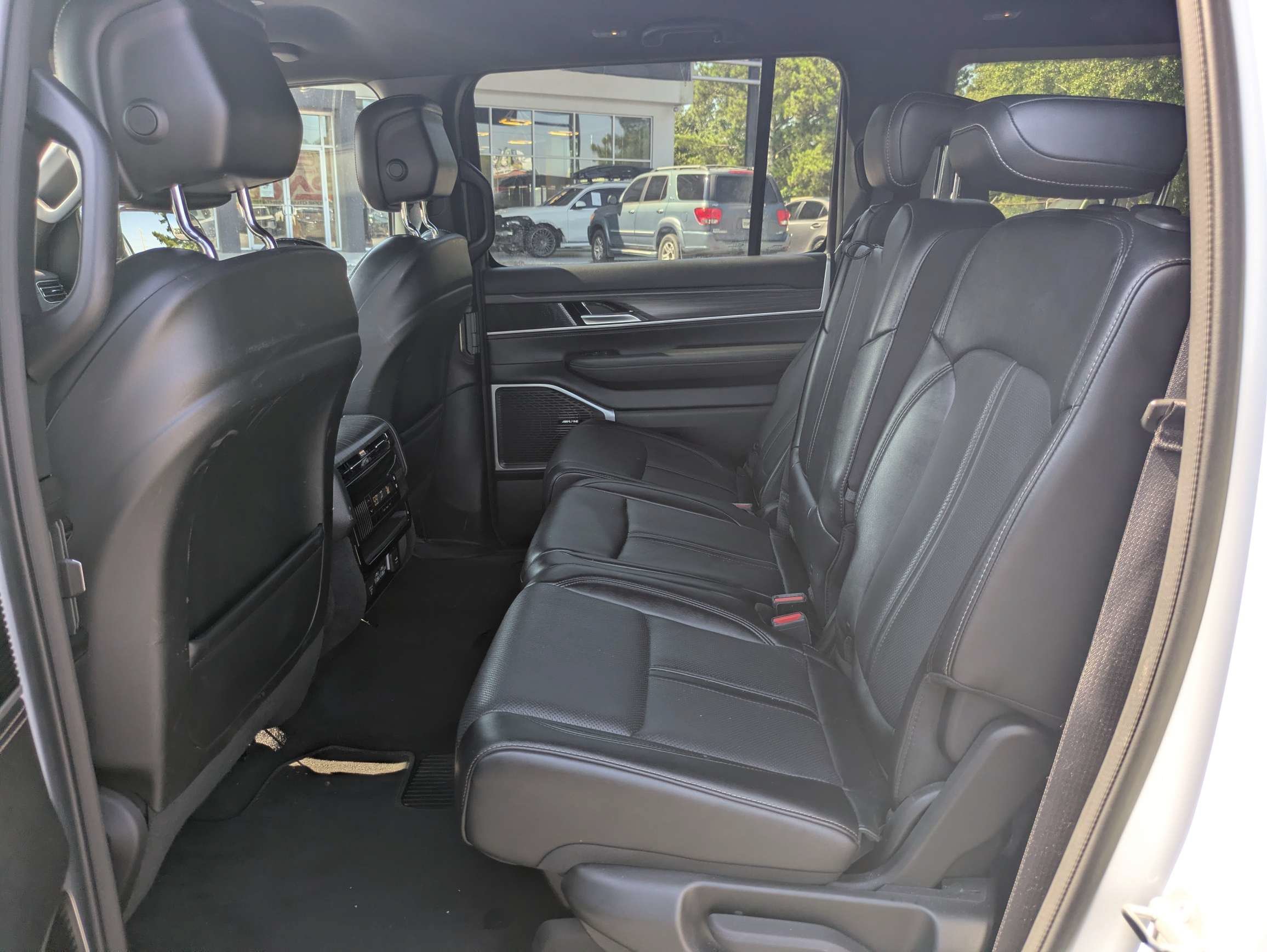 Used 2024 White Jeep Series II image 12