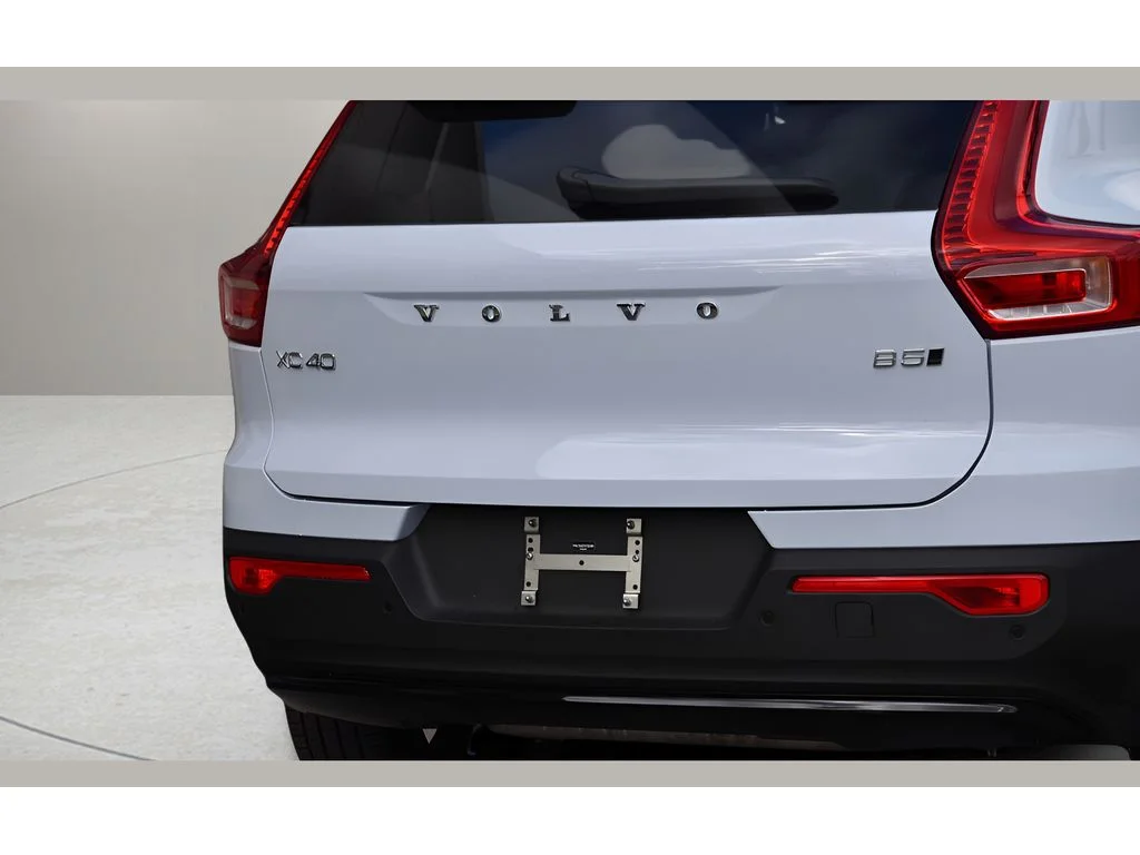 Used 2026 Cloud Blue Volvo Plus image 28