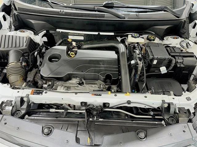Used 2023 Summit White Chevrolet LT image 27