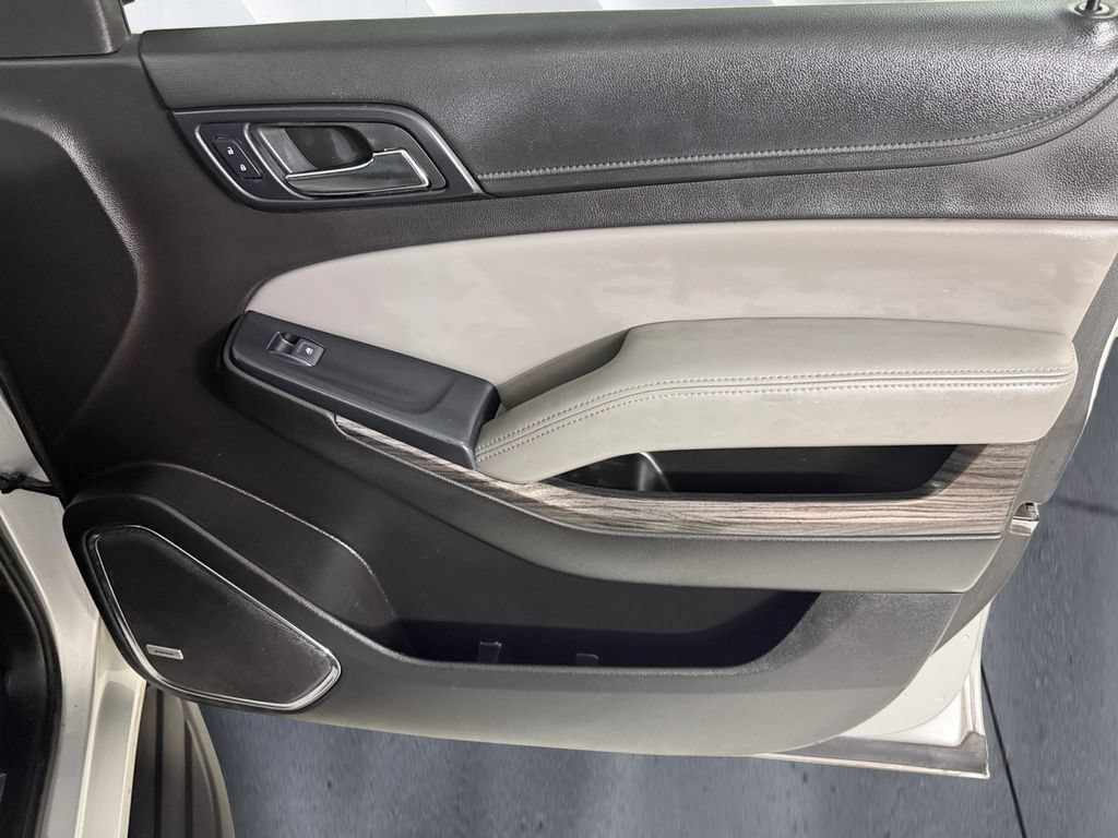 Used 2015 SILVER ICE METALLIC Chevrolet LT image 15