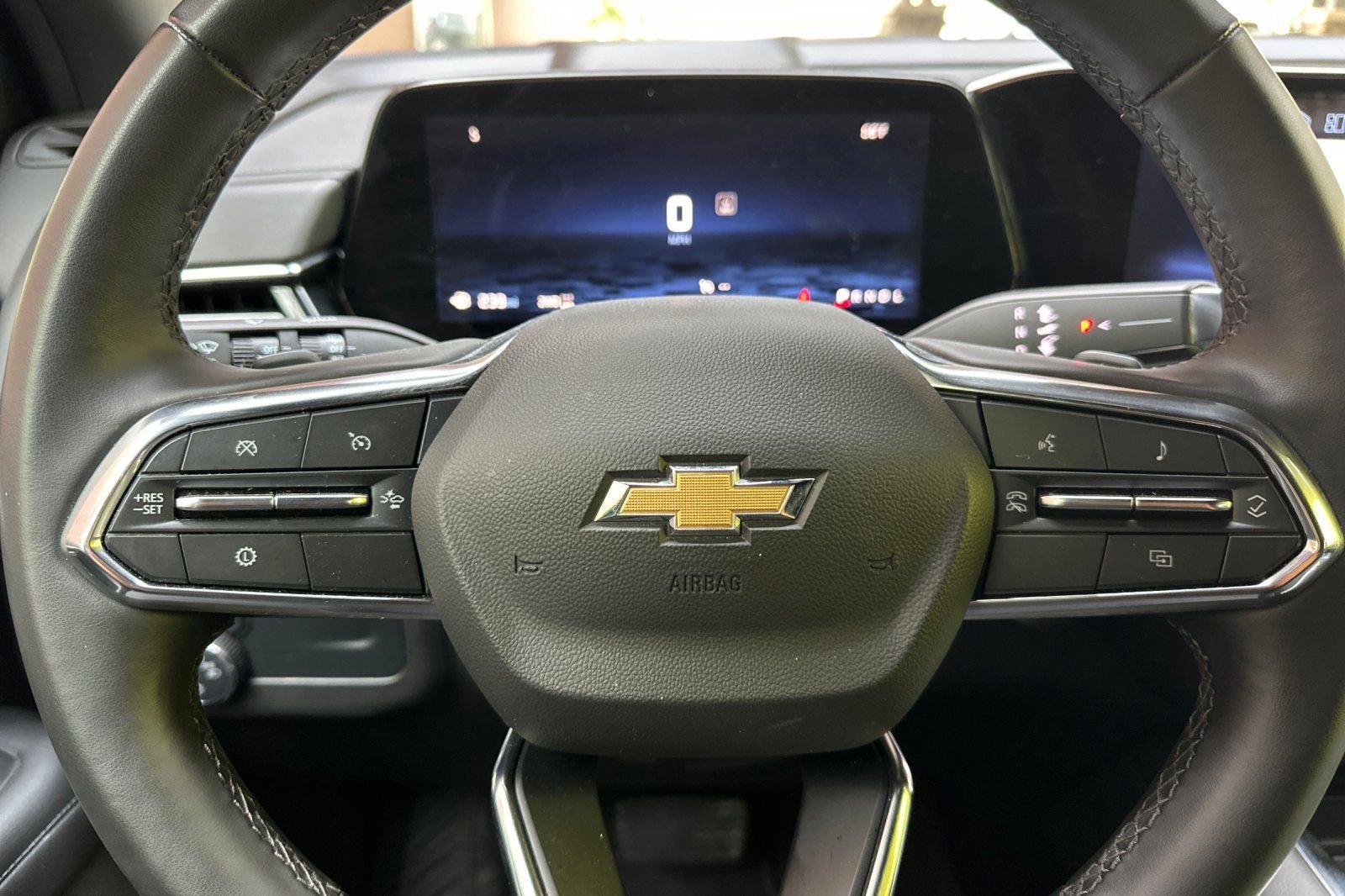 Used 2025 Gray Chevrolet LT image 32
