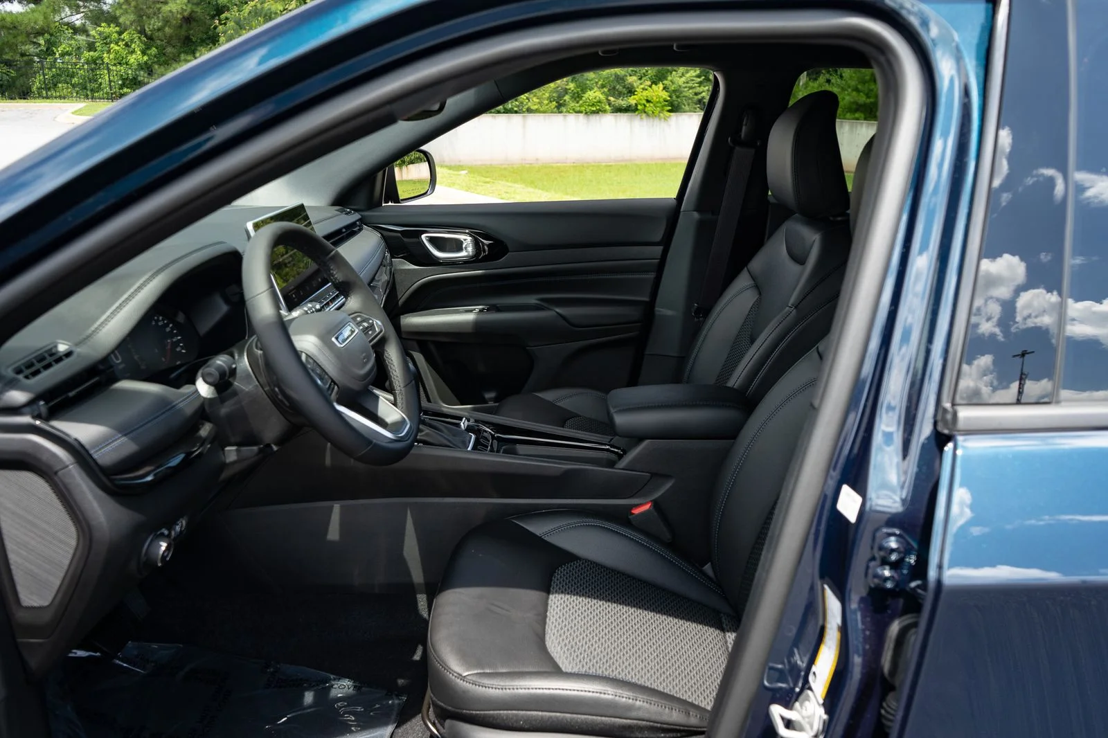 New 2026 Blue Jeep Latitude image 14