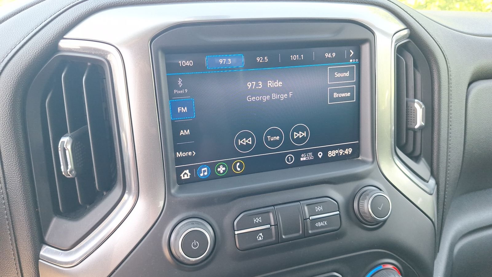 Used 2020  Chevrolet RST image 21