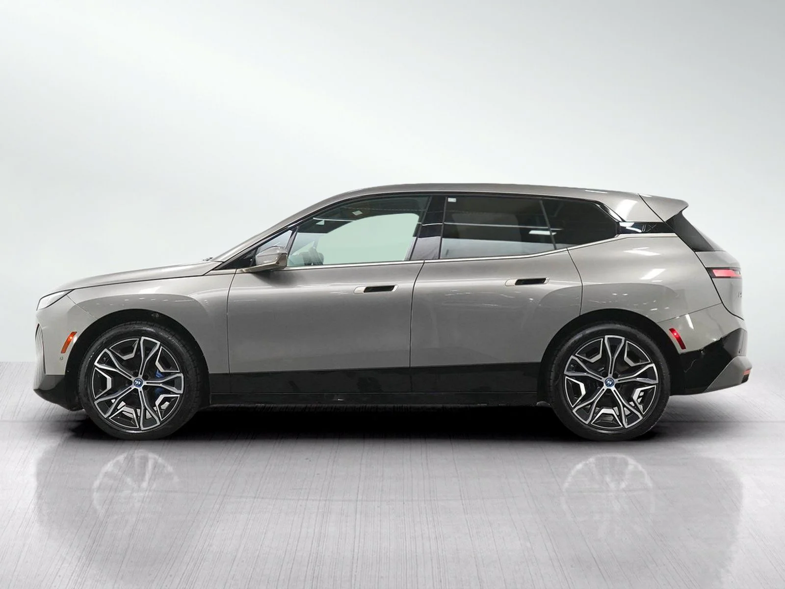 Used 2024 BMW iX Base with VIN WB523CF07RCP19830 for sale in Burnsville, Minnesota