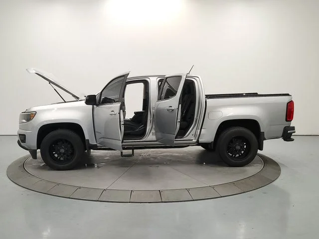 Used 2018 Silver Chevrolet LT image 12