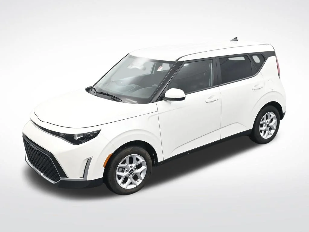 Used 2025 White Kia LX image 21