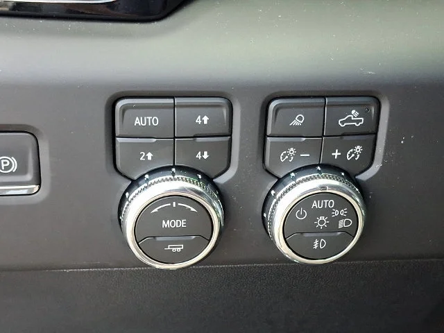 New 2026 Sterling Metallic GMC AT4 image 19