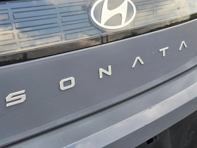 Used 2025 Blue Hyundai SEL image 17