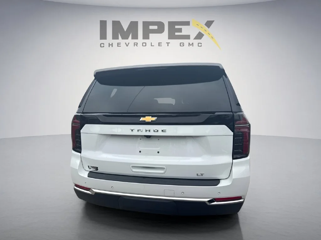 Used 2025 Summit White Chevrolet LT image 4