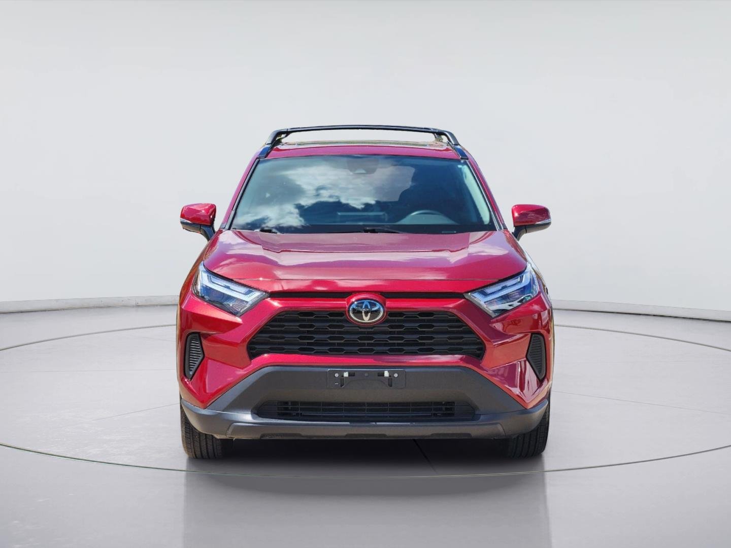 Used 2025 Ruby Flare Pearl Toyota XLE image 2