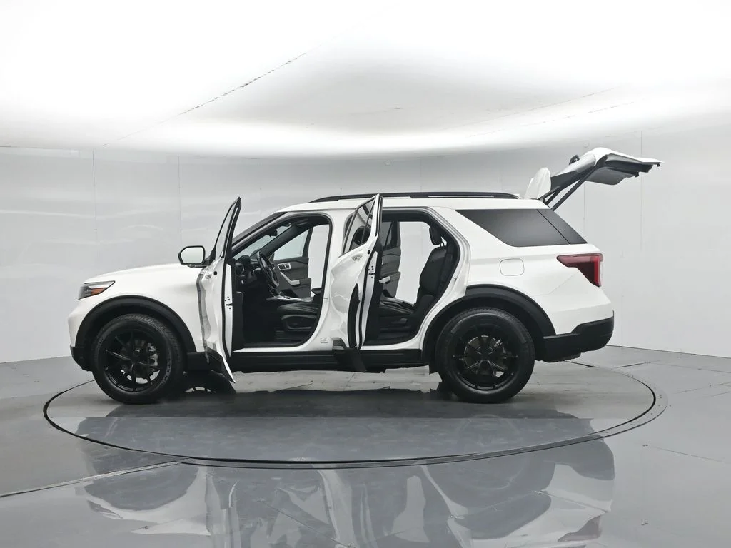 Used 2022 White Ford Timberline image 40