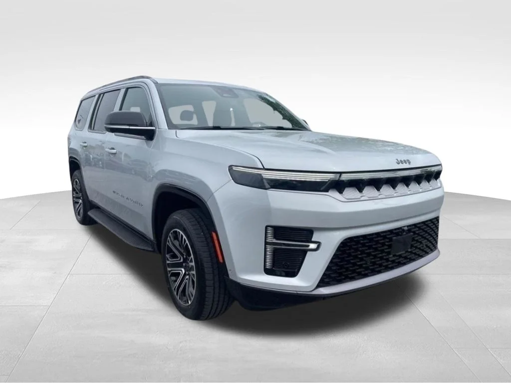 New 2026 Silver-Zynith Exterior Paint Jeep  image 7