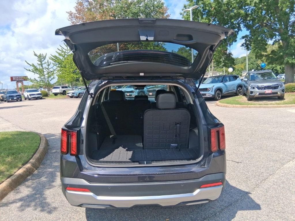 Certified Used 2025 Gray Kia S image 19