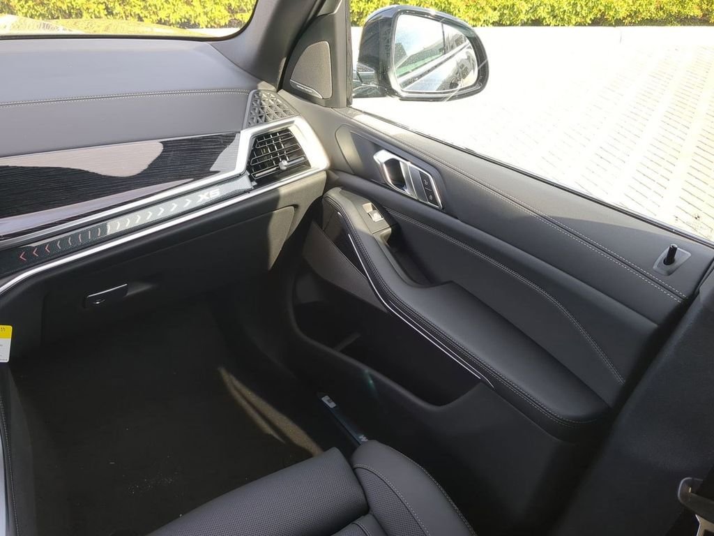2026 BMW X5 50e - Photo 17