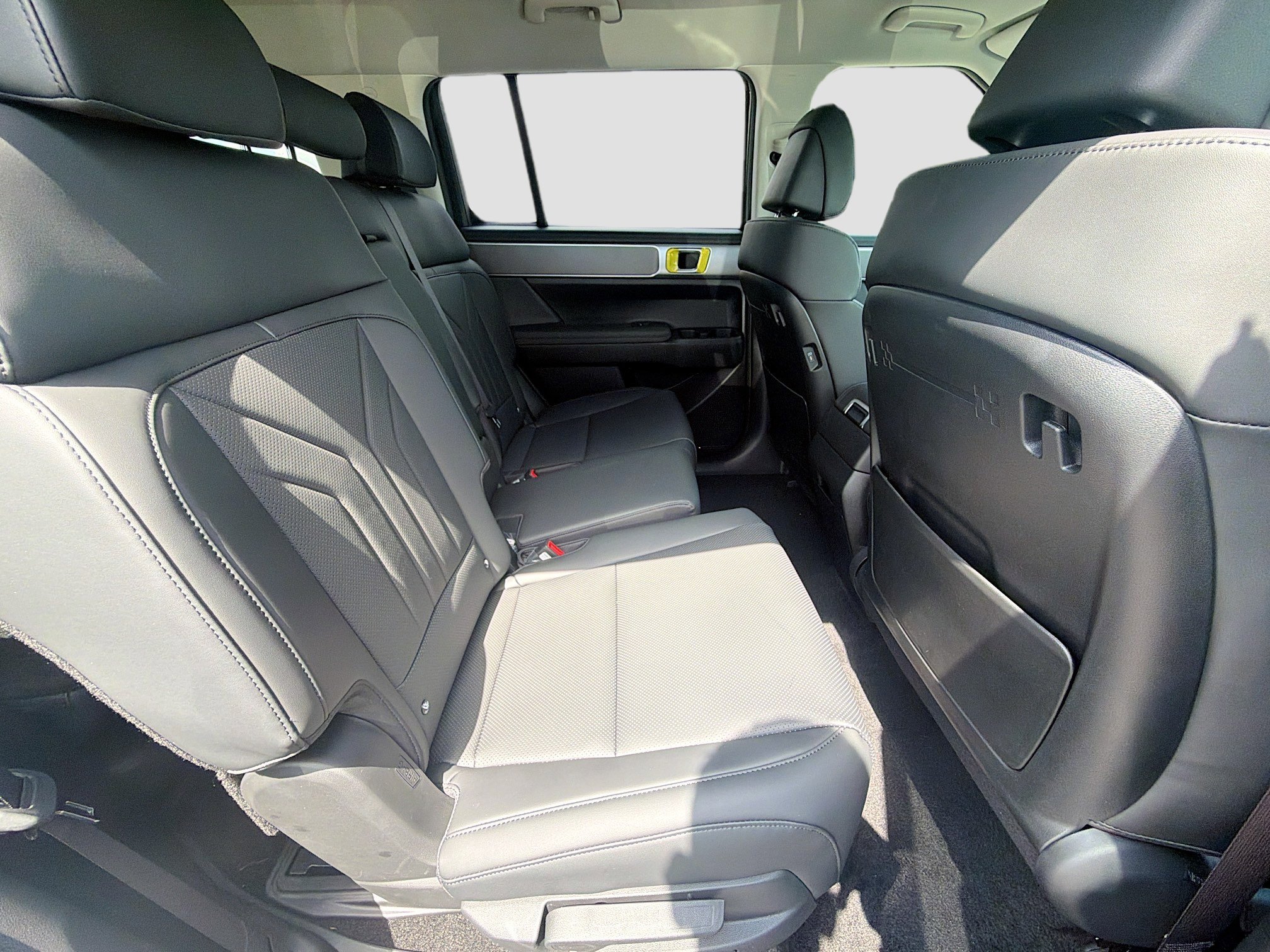 New 2026 Shimmering Silver Hyundai SEL FWD image 43