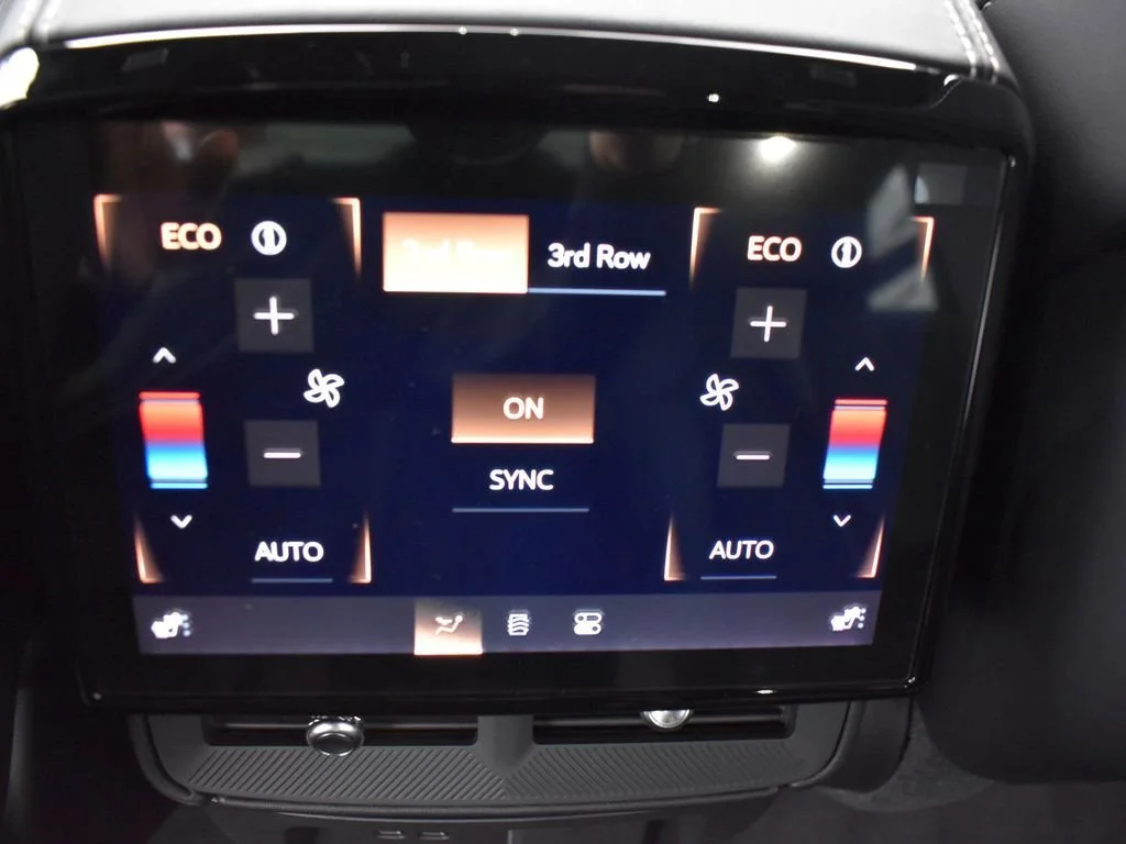 2026 Cadillac VISTIQ Sport - Photo 33