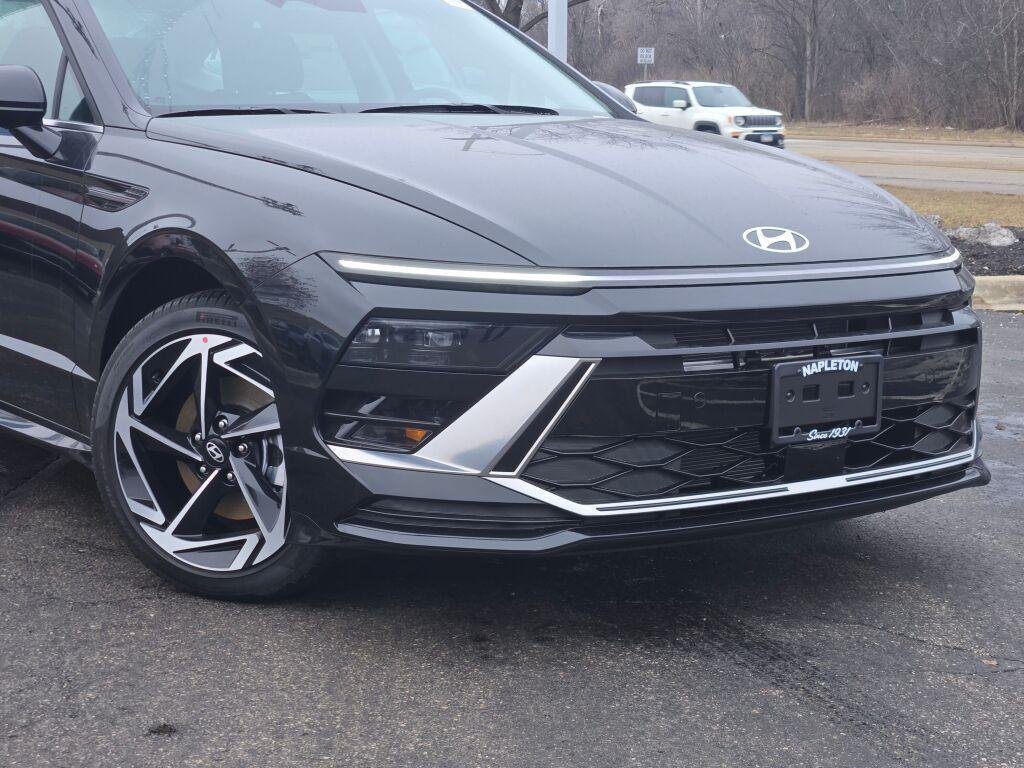New 2026 Black Hyundai SEL Sport image 2
